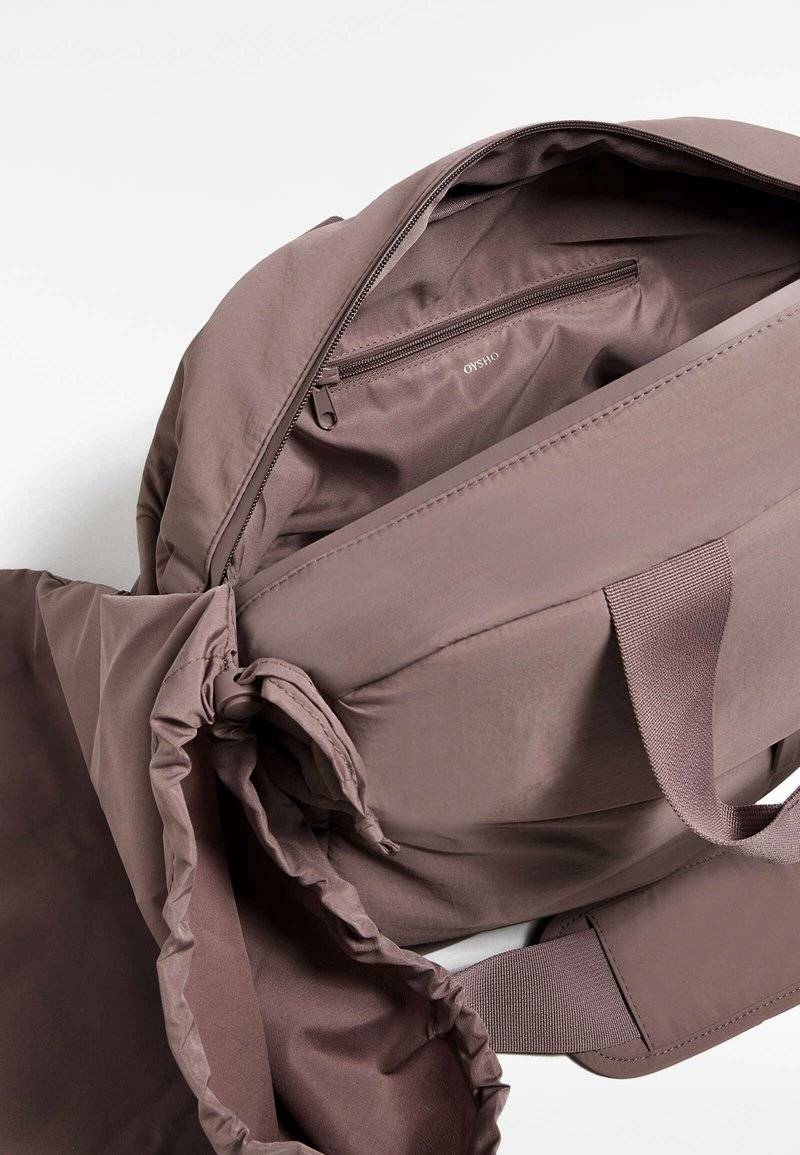 OYSHO OYSHO WITH FLAP POCKET - Sports bag - pink Sonderangebot