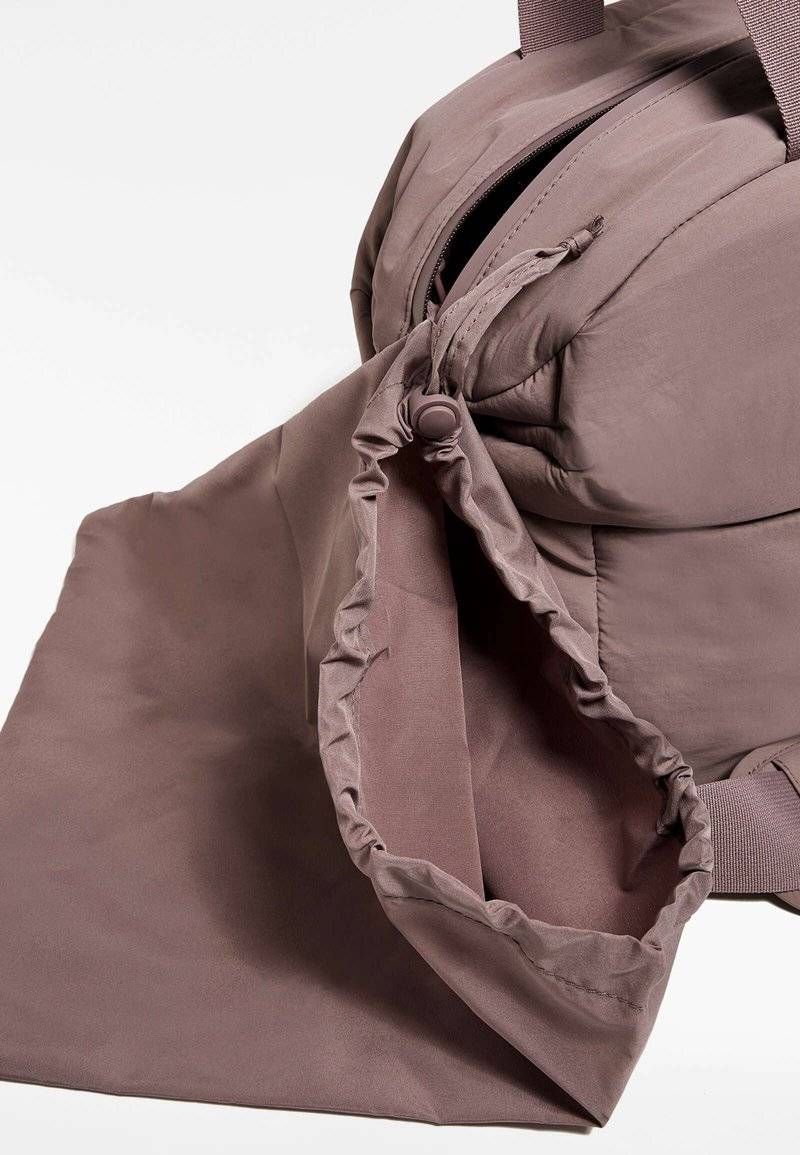 OYSHO OYSHO WITH FLAP POCKET - Sports bag - pink Sonderangebot