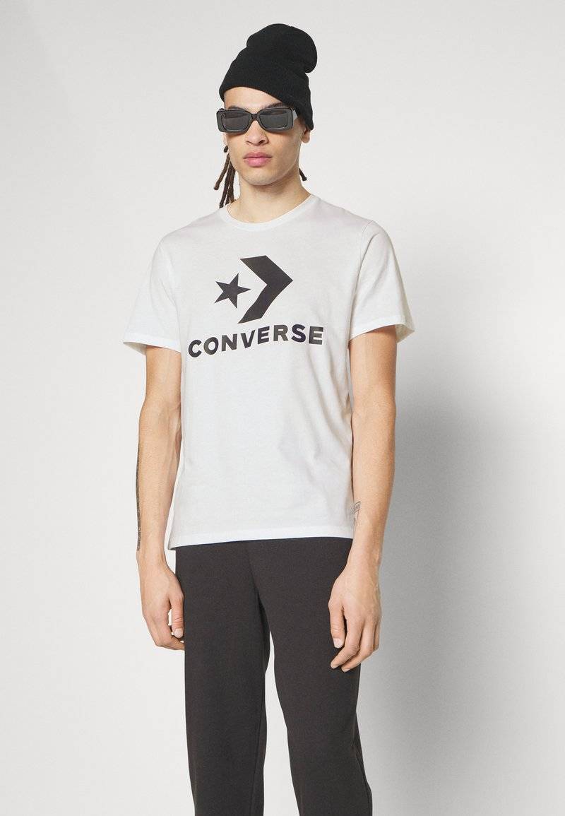 Converse Converse GO TO STAR CHEVRON TEE UNISEX - Print T-shirt - white Wochenangebot