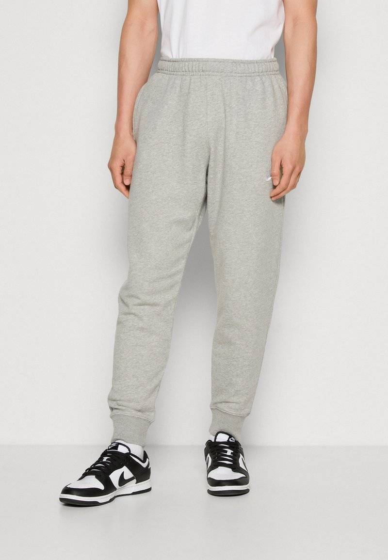 Nike Sportswear Nike Sportswear CLUB JGGR FT - Tracksuit bottoms Nur für heute