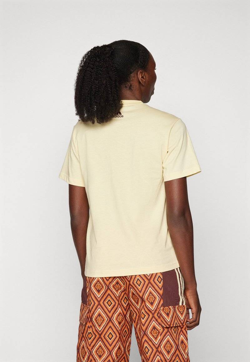 adidas Sportswear adidas Sportswear ADIDAS FARM RIO GRAPHIC - Print T-shirt - easy yellow Günstig kaufen