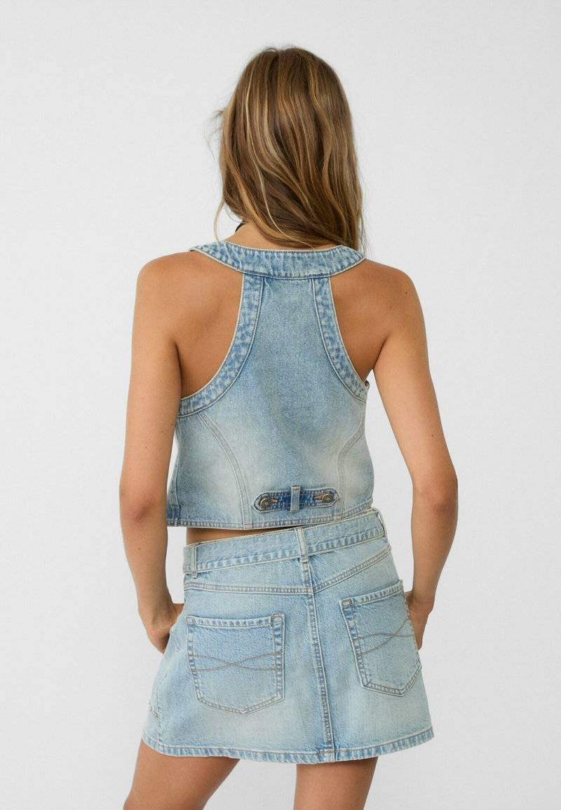 Stradivarius Stradivarius STUDDED - Waistcoat - laser denim Super Sparpreis