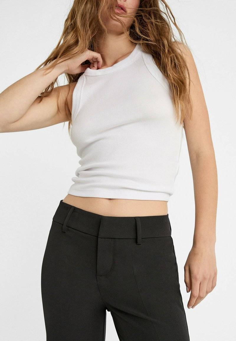 Stradivarius Stradivarius TAILORED FLARED - Trousers - black Letzte 3 Tage