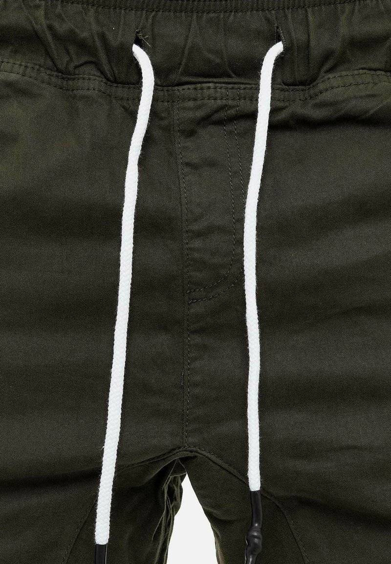 Tazzio Tazzio Cargo trousers - khaki Bis zu 50% Rabatt