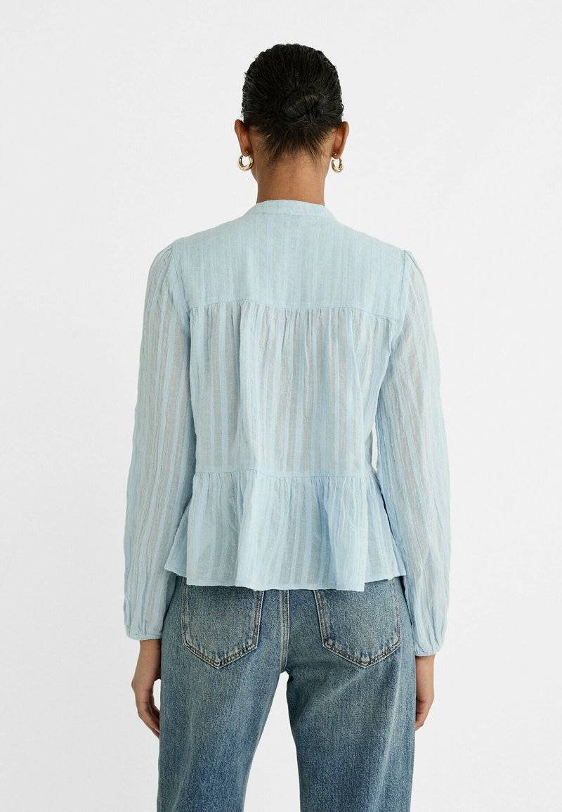 Stradivarius Stradivarius FLOWING BOHO - Blouse - light blue Riesige Rabatte