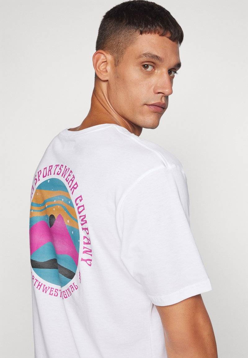 Columbia Columbia ROLLINGWOOD PARK GRAPHIC - Print T-shirt - white Limitierter Zeitrabatt